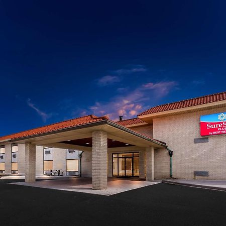 Surestay Plus By Best Western Windsor Bagian luar foto