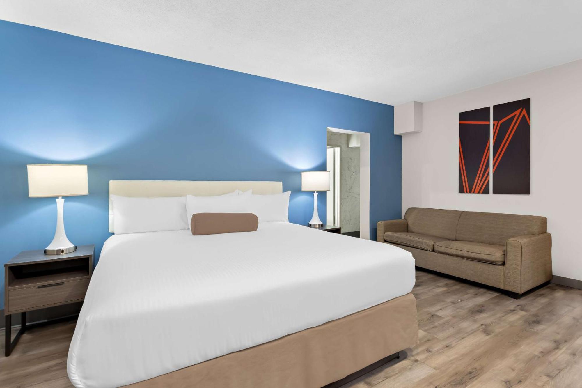 Surestay Plus By Best Western Windsor Bagian luar foto