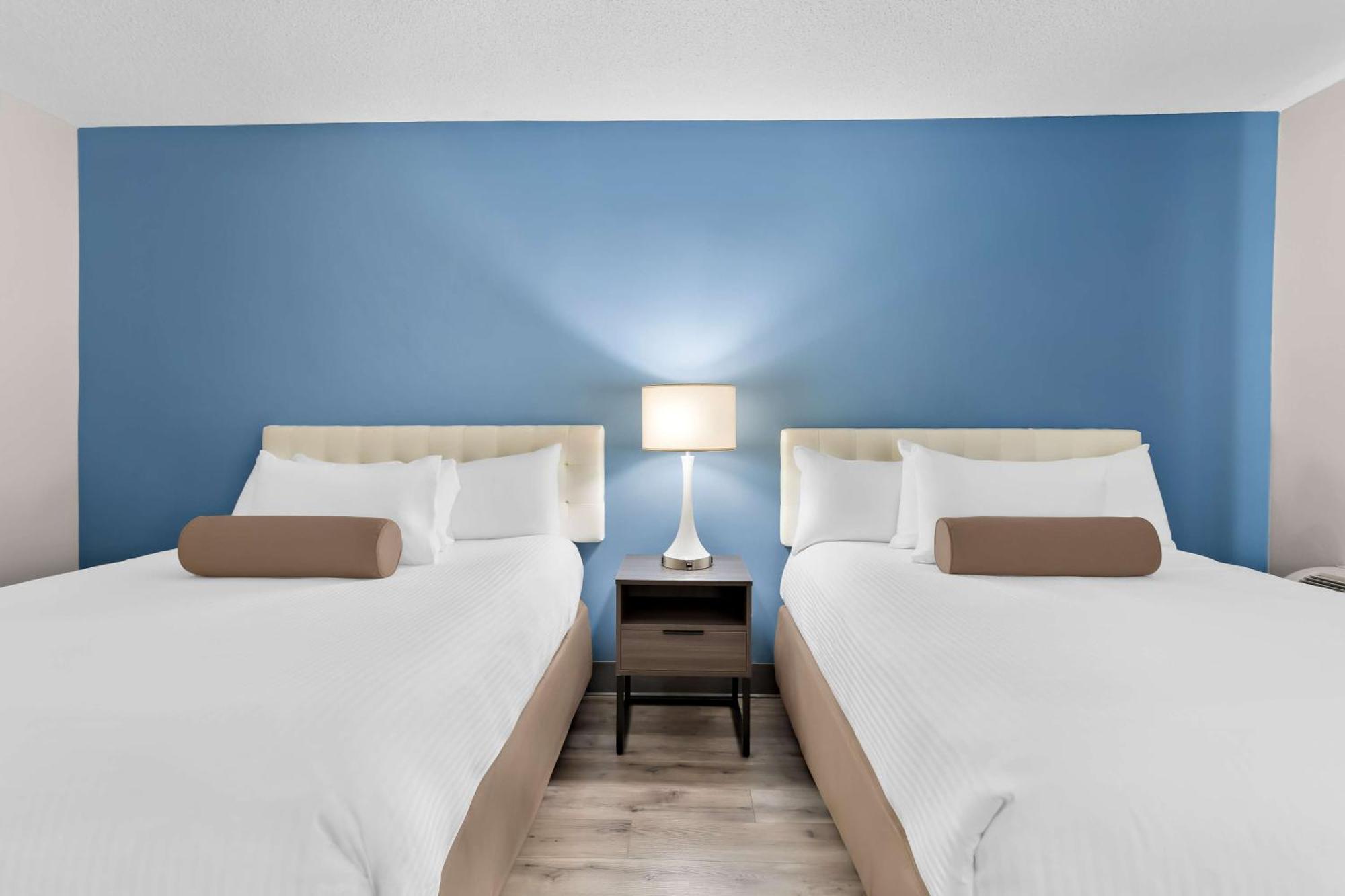 Surestay Plus By Best Western Windsor Bagian luar foto