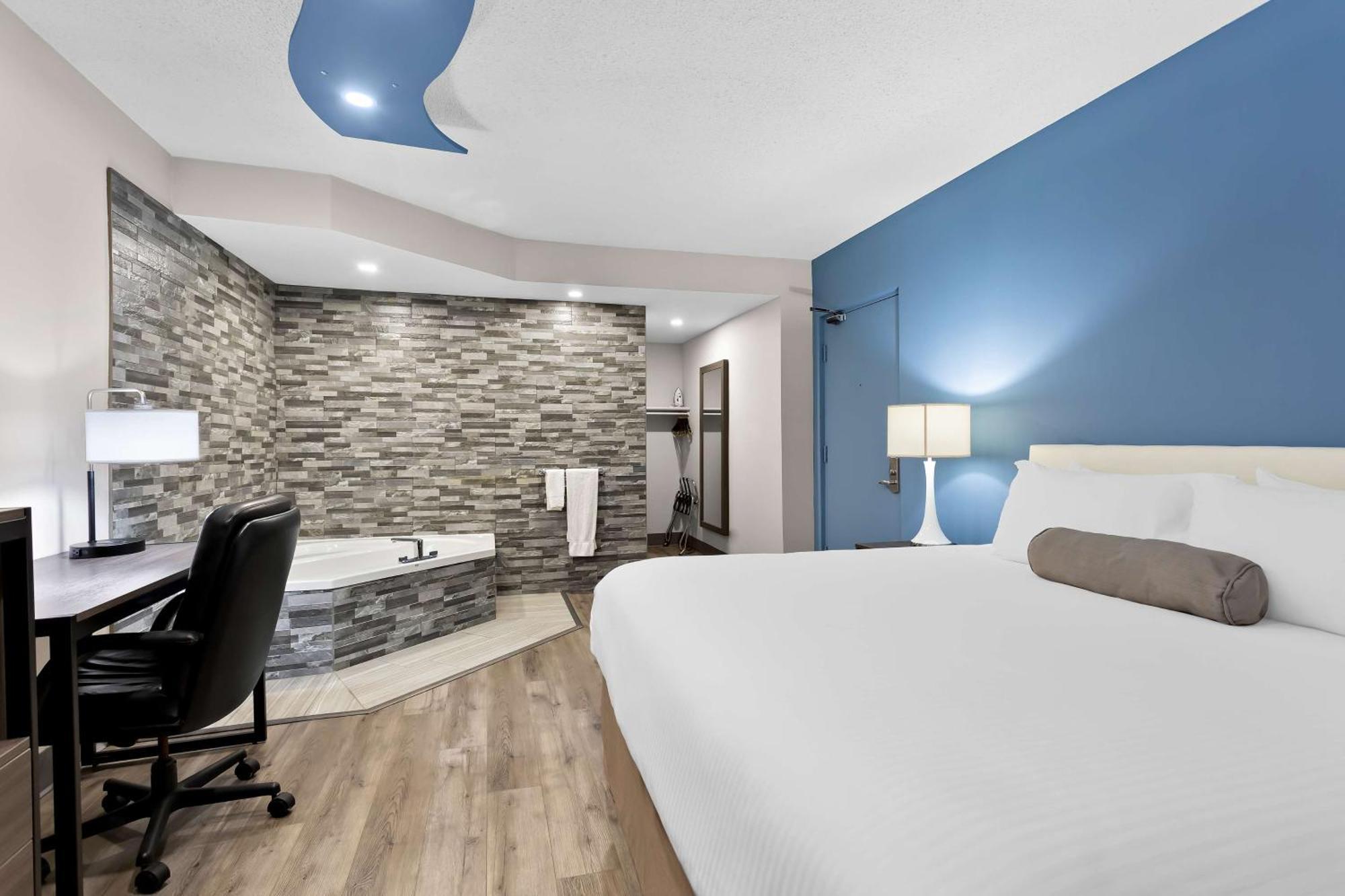 Surestay Plus By Best Western Windsor Bagian luar foto