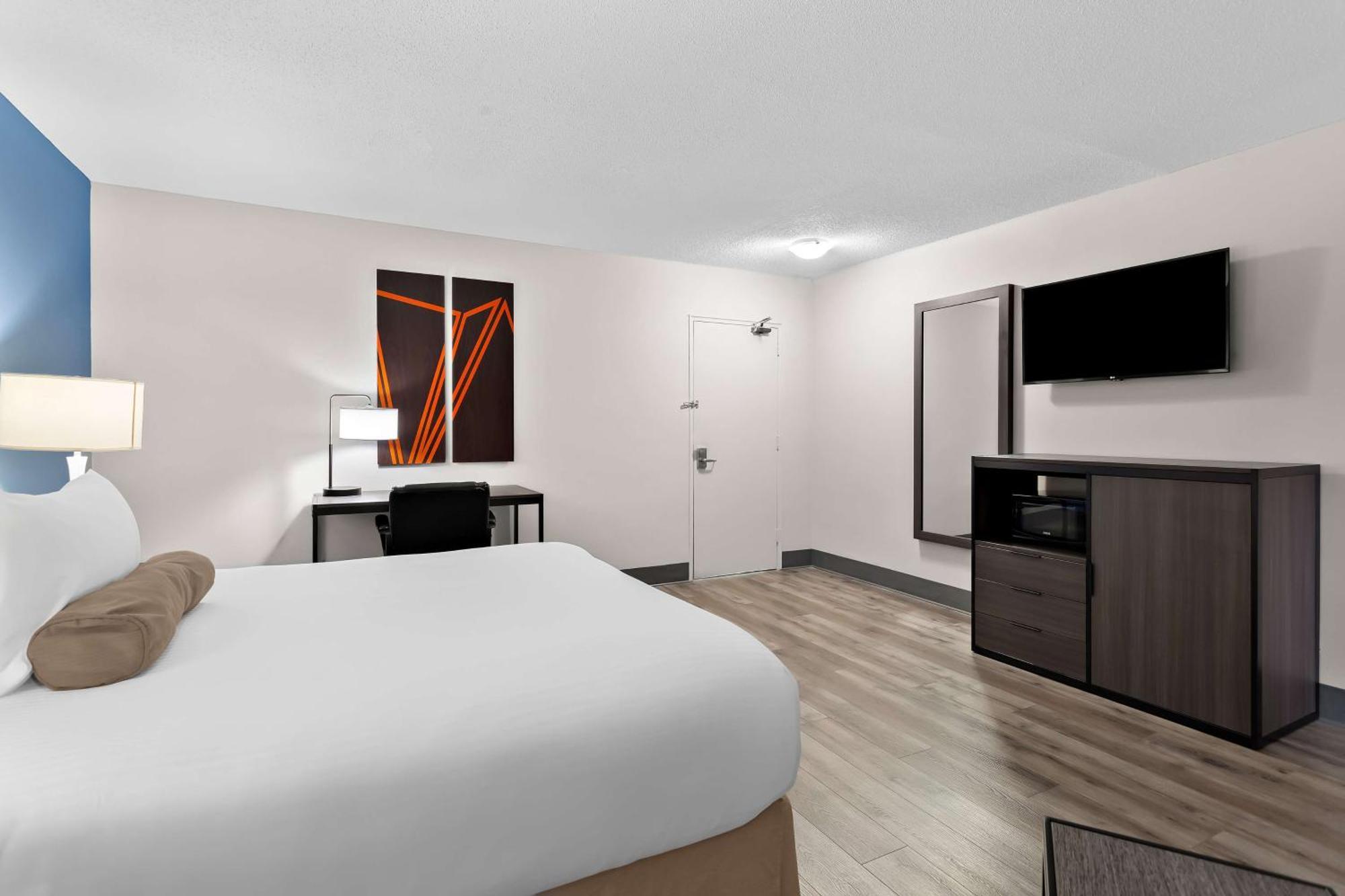 Surestay Plus By Best Western Windsor Bagian luar foto