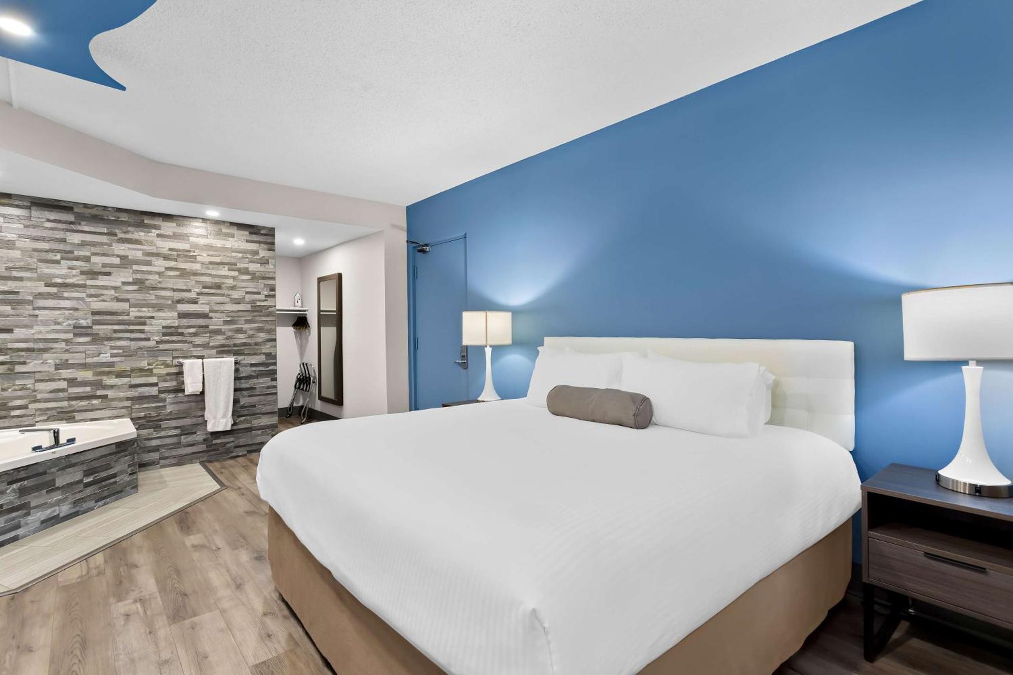 Surestay Plus By Best Western Windsor Bagian luar foto