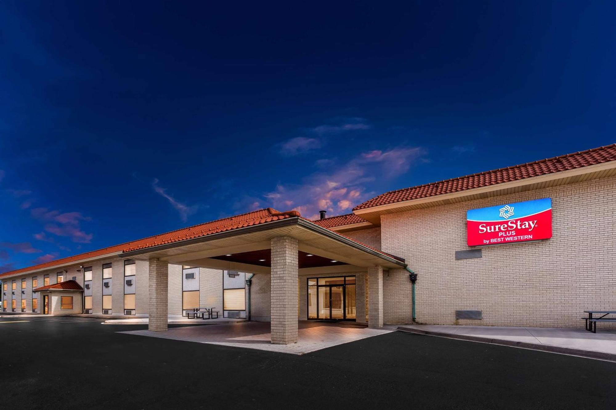 Surestay Plus By Best Western Windsor Bagian luar foto