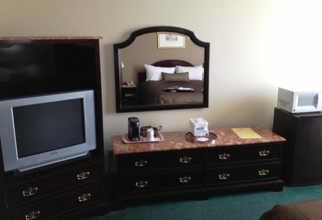 Surestay Plus By Best Western Windsor Bagian luar foto
